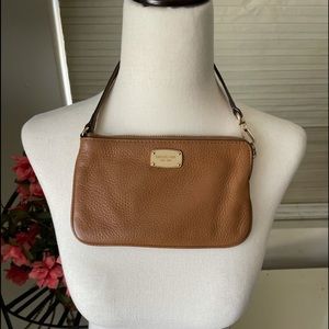 Michael Kors Wristlet in pebbled leather